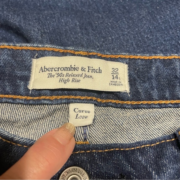 Abercrombie & Fitch The 90's Relaxed Jean High Rise Size 32 Dark Wash Curve Love - Picture 8 of 11